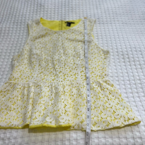 Forever 21 Yellow/White Lace Sleeveless Peplum Top - Picture 6 of 9